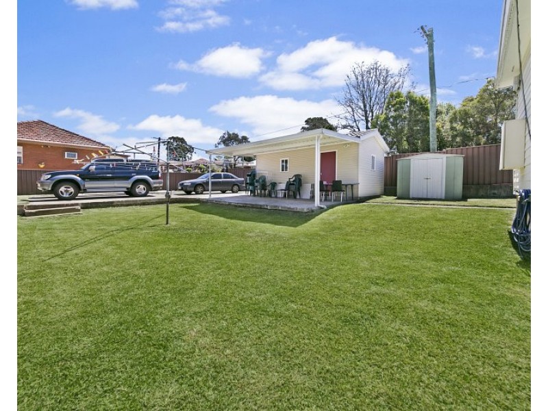 18 Jones Street, Pendle Hill NSW 2145