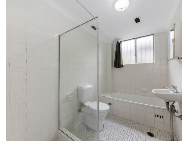 2/23 Military Road, Merrylands NSW 2160