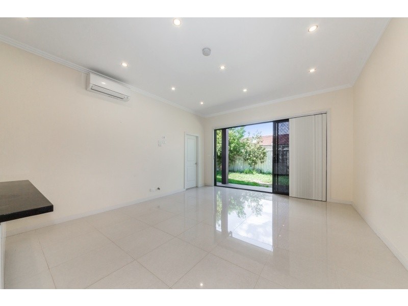 7A Reynolds St, Toongabbie NSW 2146