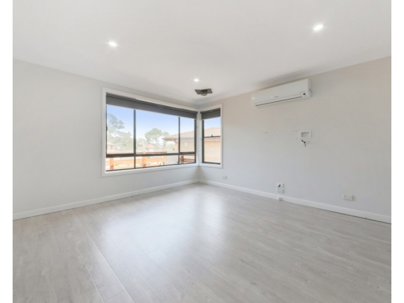 12 Orleans Crescent, Toongabbie NSW 2146