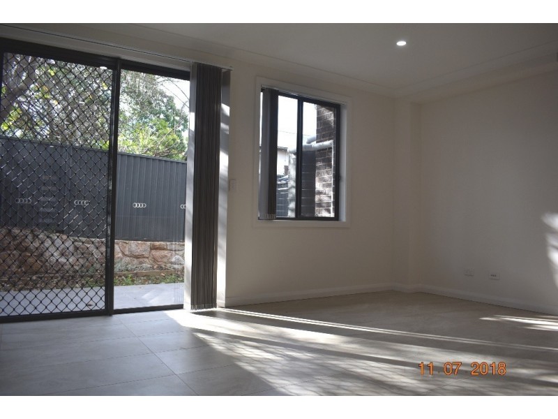 3/8 Carinya Road, Girraween NSW 2145