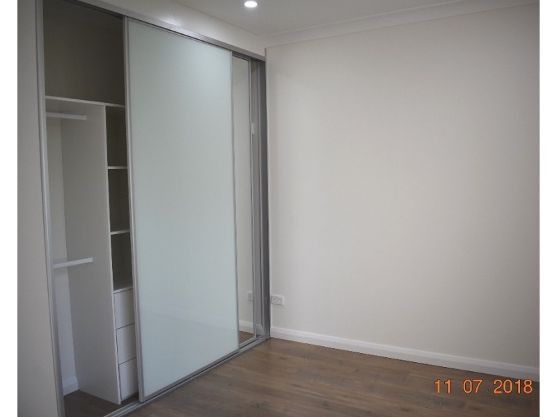 4/8 Carinya Road, Girraween NSW 2145