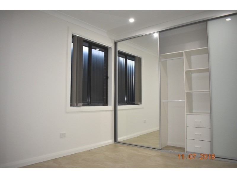 6/8 Carinya Road, Girraween NSW 2145