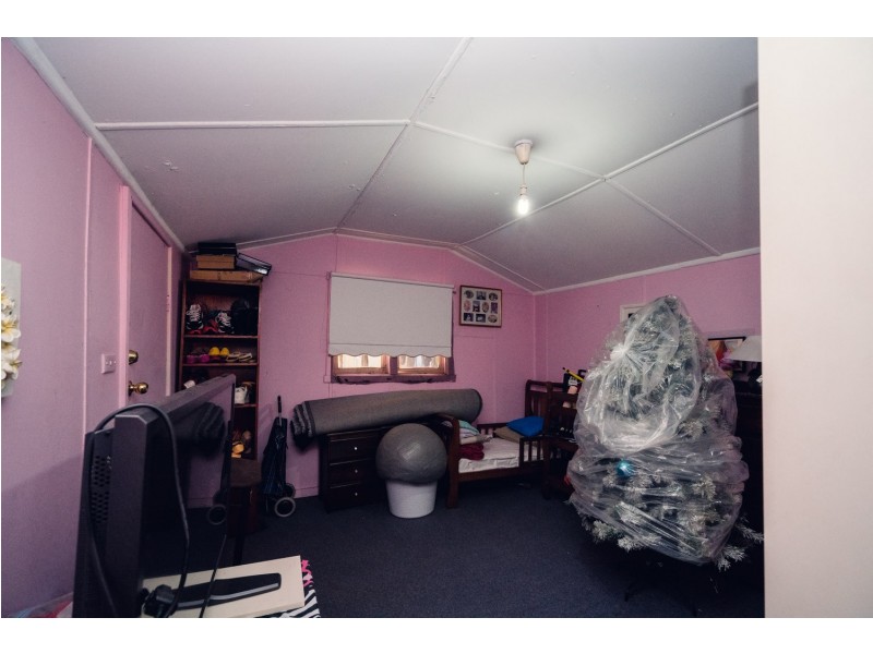 5 Wyena Road, Pendle Hill NSW 2145