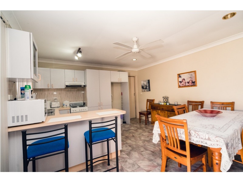 5 Wyena Road, Pendle Hill NSW 2145