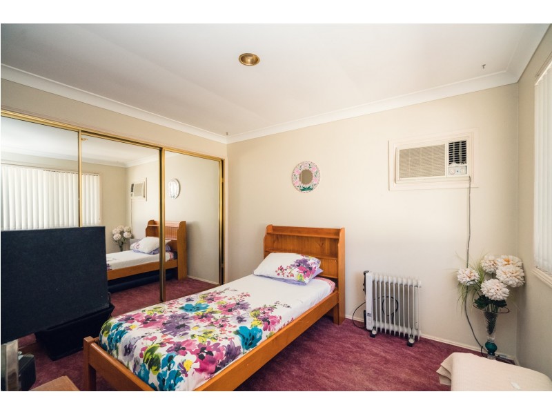 5 Wyena Road, Pendle Hill NSW 2145