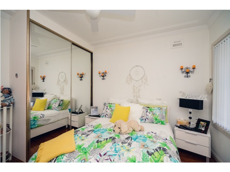 5 Wyena Road, Pendle Hill NSW 2145