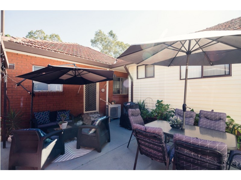 5 Wyena Road, Pendle Hill NSW 2145