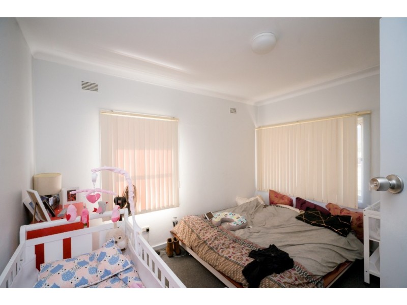 2b Whitworth Street, Westmead NSW 2145