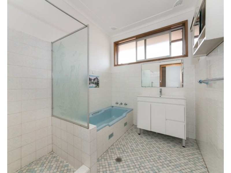 36 Damien St, Greystanes NSW 2145