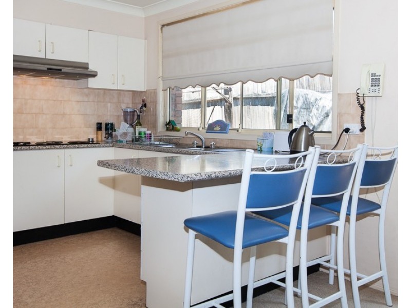 2A Binya St, Pendle Hill NSW 2145