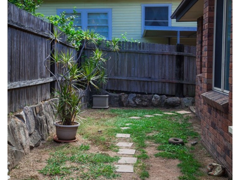 2A Binya St, Pendle Hill NSW 2145