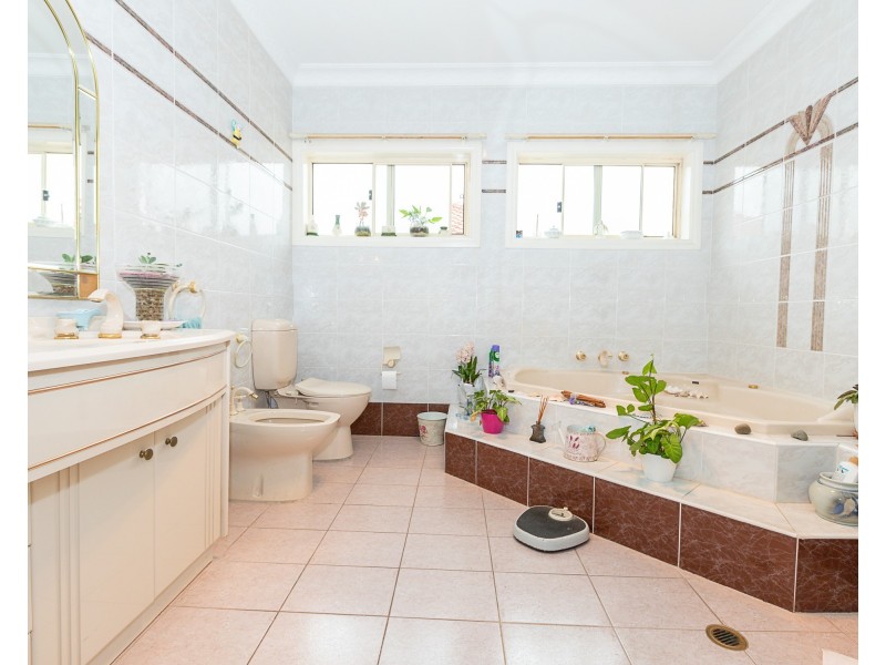 40 Helena Road, Cecil Hills NSW 2171