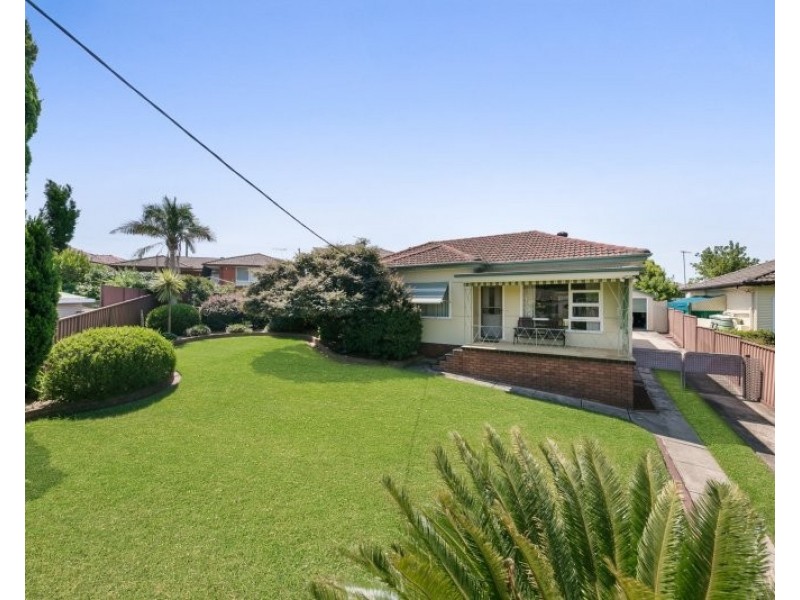 7 Cedar Street, Greystanes NSW 2145