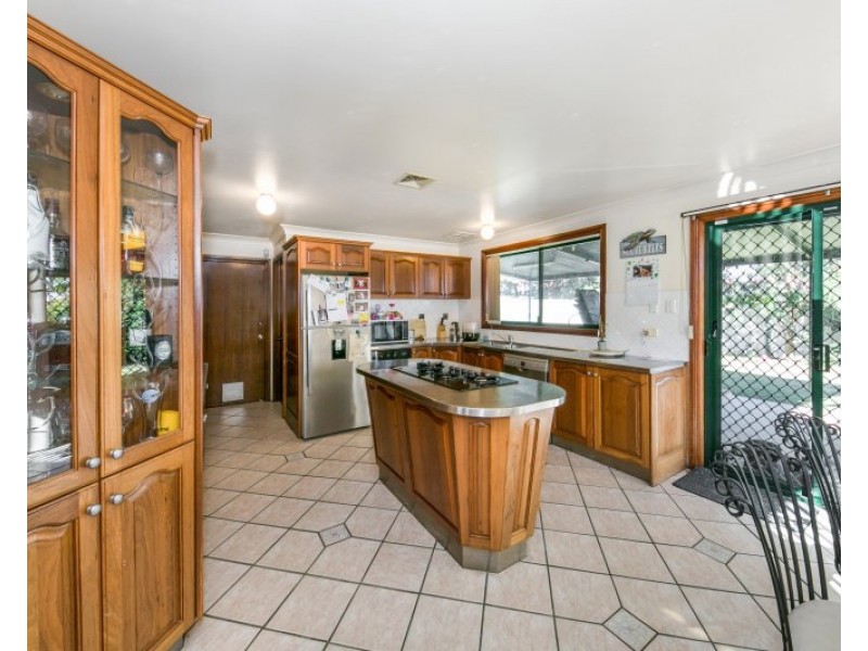 28 Falcon Crescent, Claremont Meadows NSW 2747