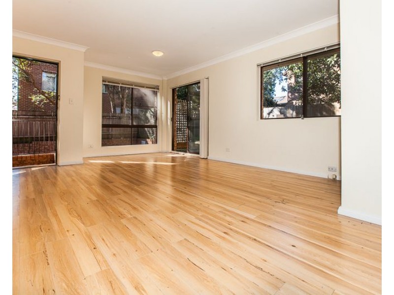 9/211 Hawkesbury Rd, Westmead NSW 2145