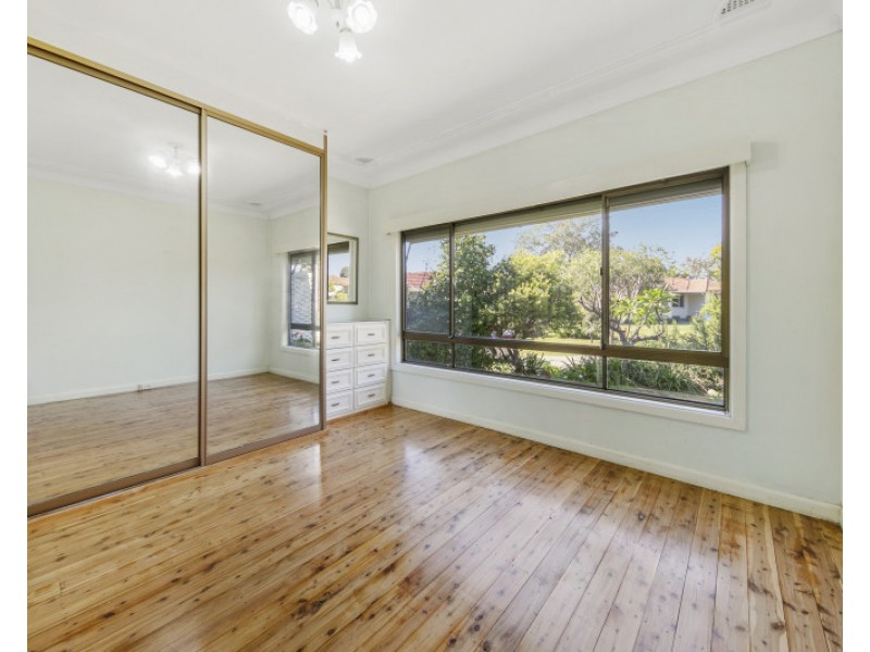 12 French Avenue, Toongabbie NSW 2146