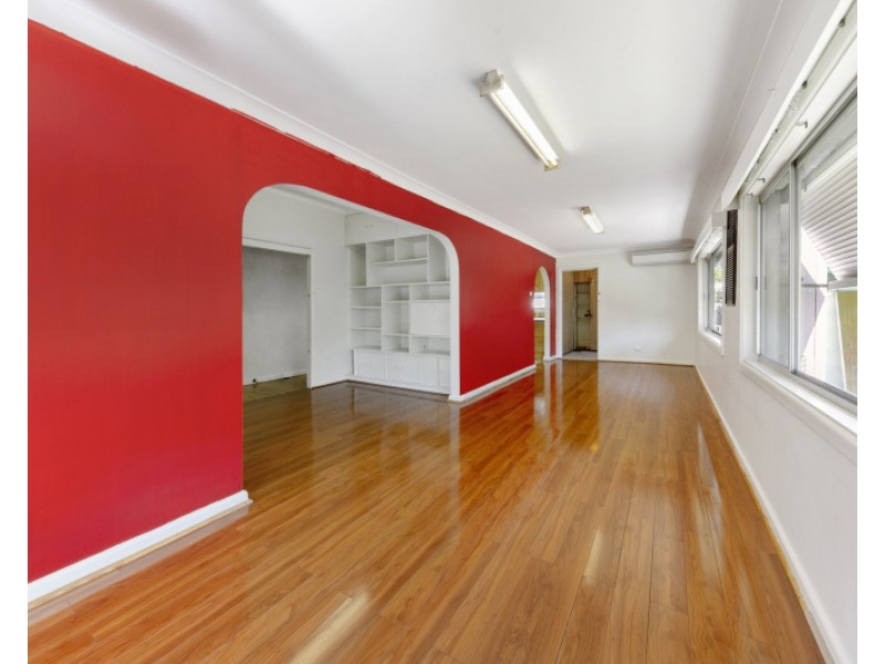 12 French Avenue, Toongabbie NSW 2146