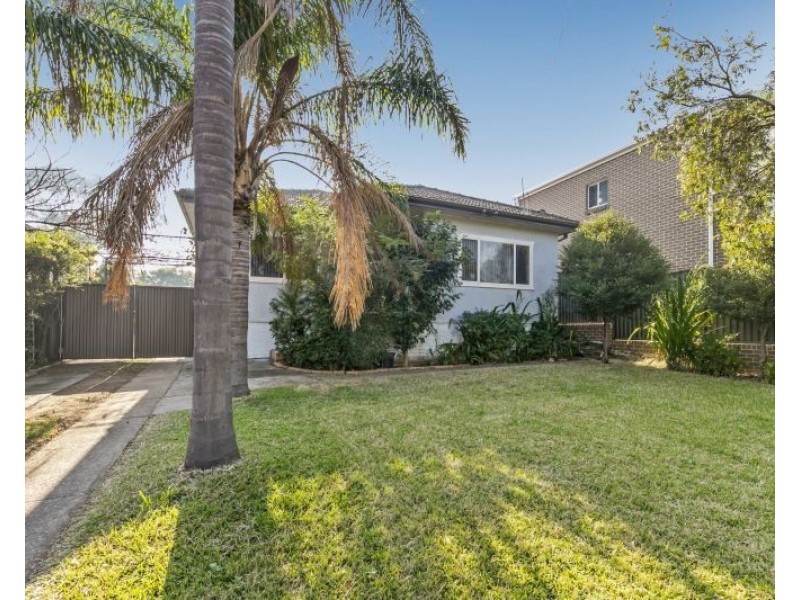 39 Mandoon Road, Girraween NSW 2145