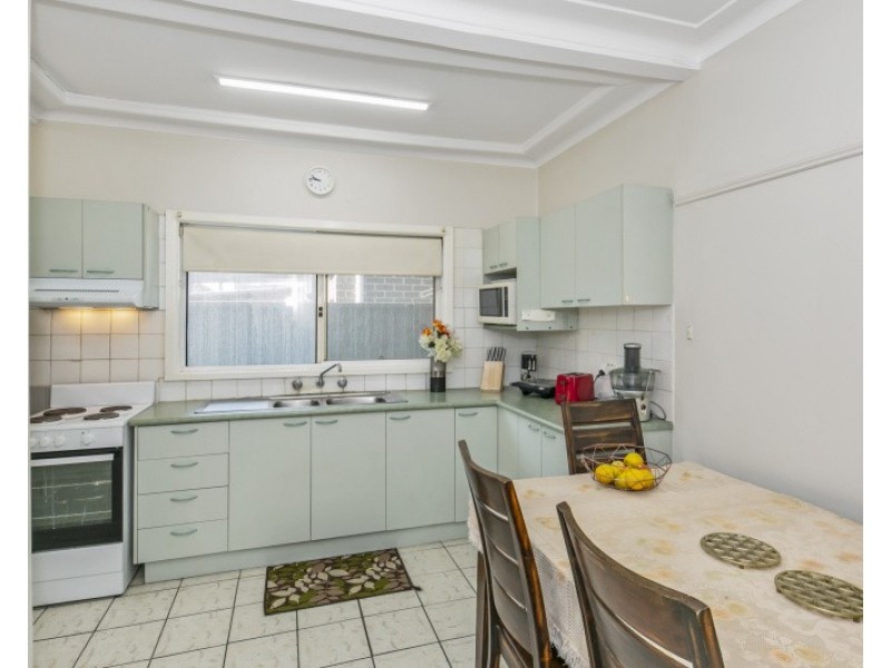 39 Mandoon Road, Girraween NSW 2145