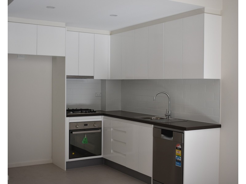 2/129-133 Dunmore St, Wentworthville NSW 2145