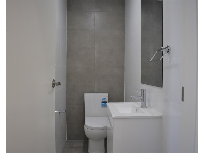 2/129-133 Dunmore St, Wentworthville NSW 2145