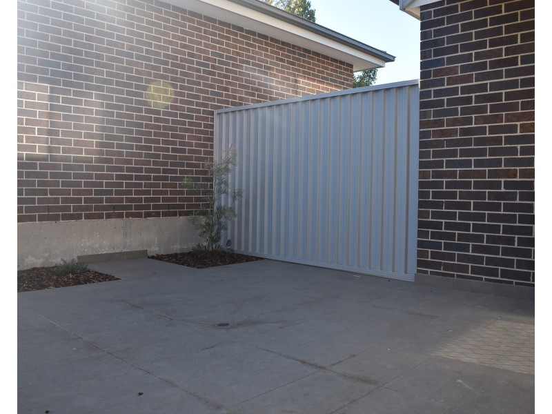 2/129-133 Dunmore St, Wentworthville NSW 2145