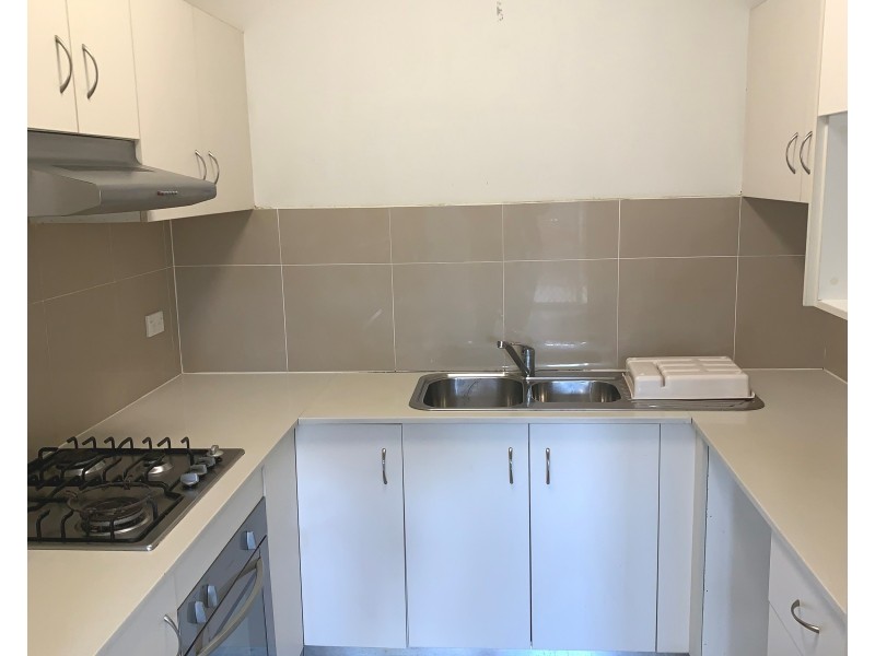 2/40 Earl St, Merrylands NSW 2160