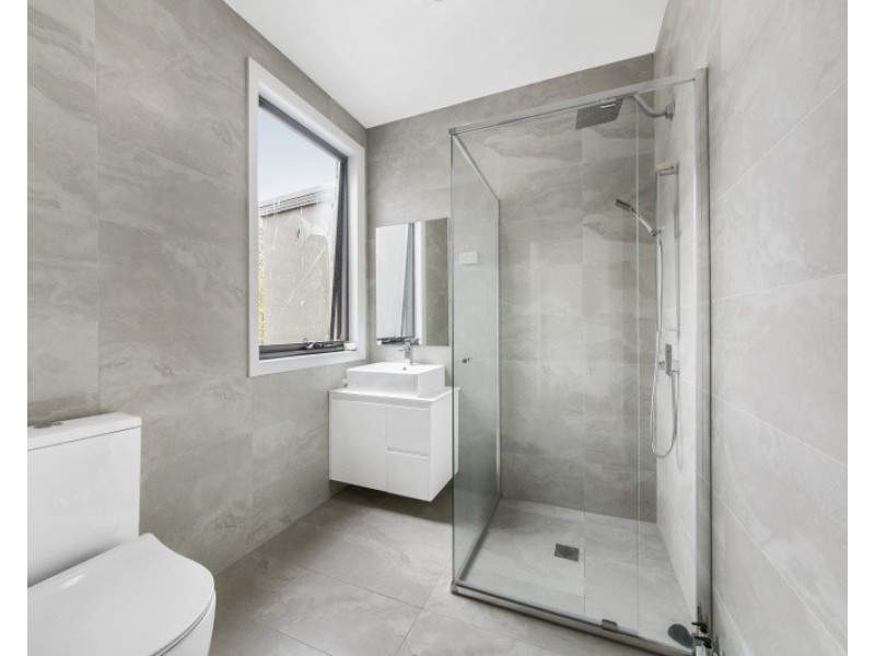 3/8 Carinya Rd, Girraween NSW 2145
