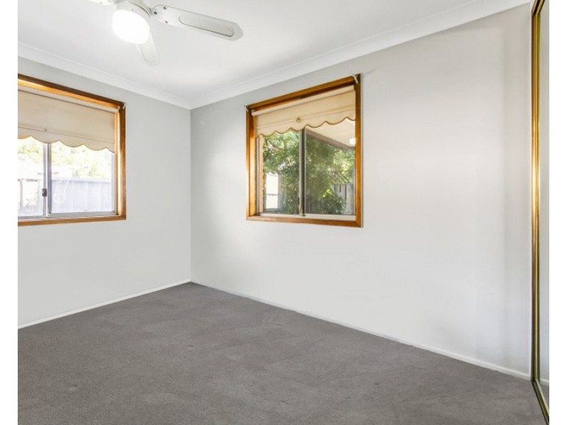2/117a Binalong Rd, Old Toongabbie NSW 2146