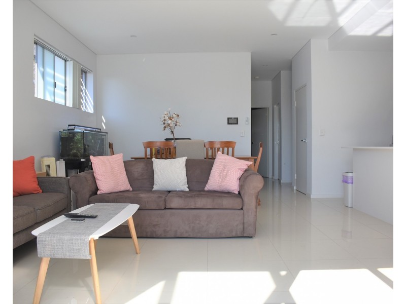 11/271 Dunmore St, Pendle Hill NSW 2145