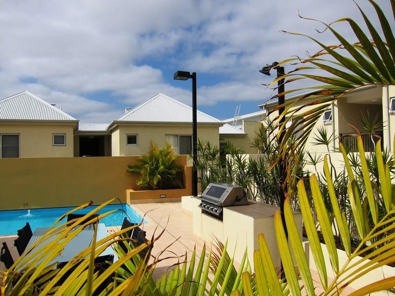 8/76 Newcastle Street, Perth WA 6000