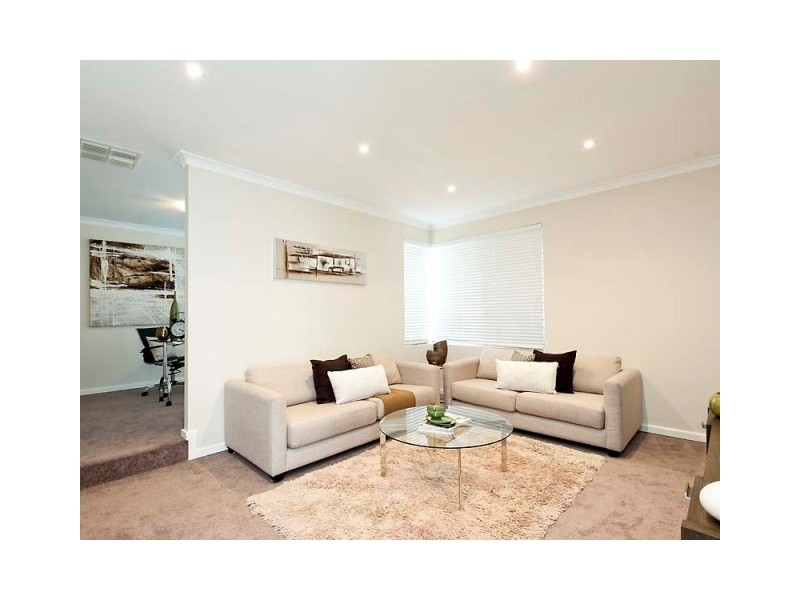 361 Summerlakes Parade, Ballajura WA 6066