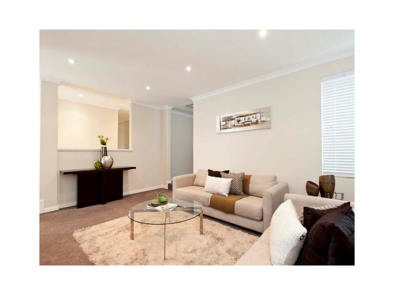 361 Summerlakes Parade, Ballajura WA 6066