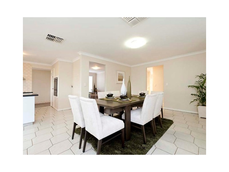 361 Summerlakes Parade, Ballajura WA 6066