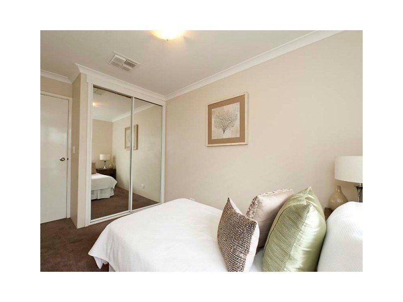 361 Summerlakes Parade, Ballajura WA 6066