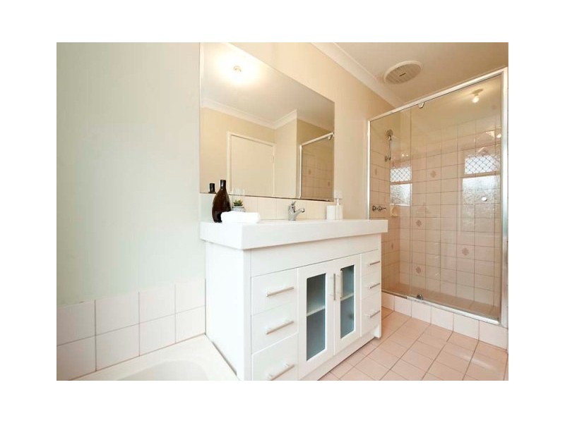 361 Summerlakes Parade, Ballajura WA 6066