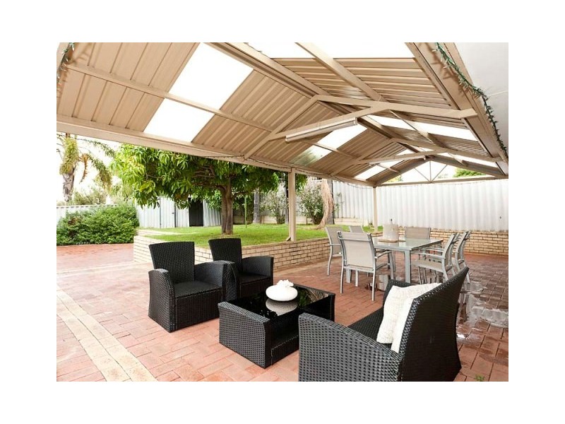 361 Summerlakes Parade, Ballajura WA 6066