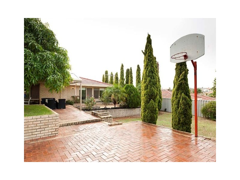 361 Summerlakes Parade, Ballajura WA 6066