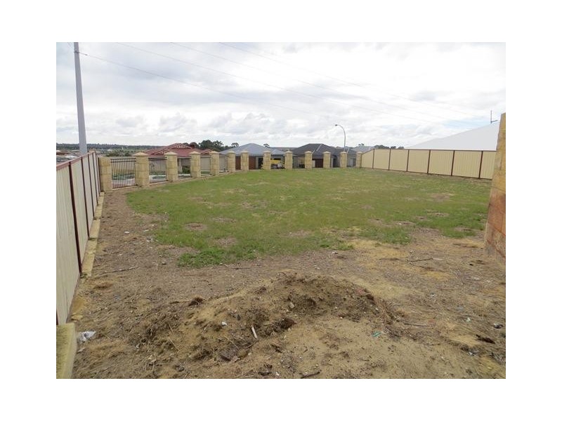 1 Graceland Avenue, Landsdale WA 6065