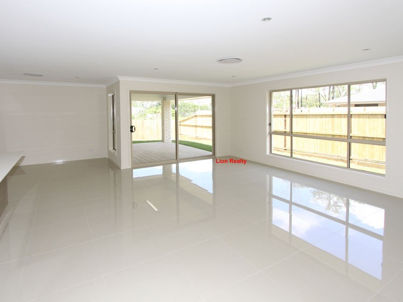 7 Knightsbridge Street, Oxley QLD 4075