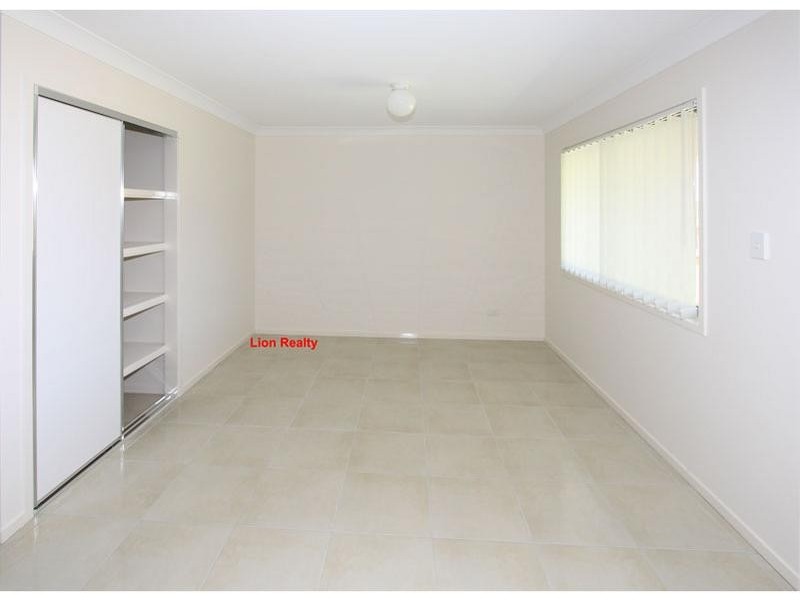 Oxley QLD 4075