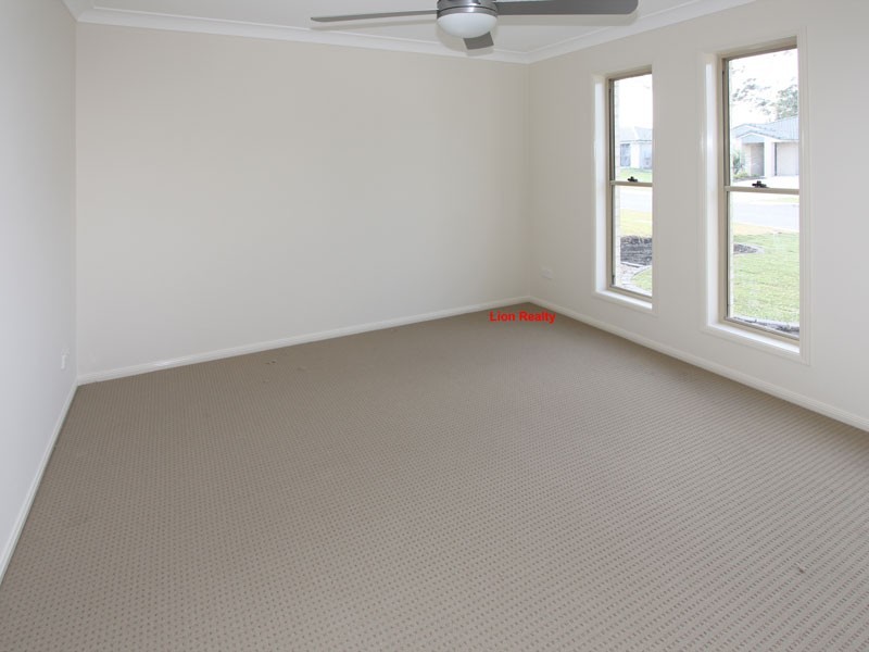 64 Fred Pham Crescent, Doolandella QLD 4077