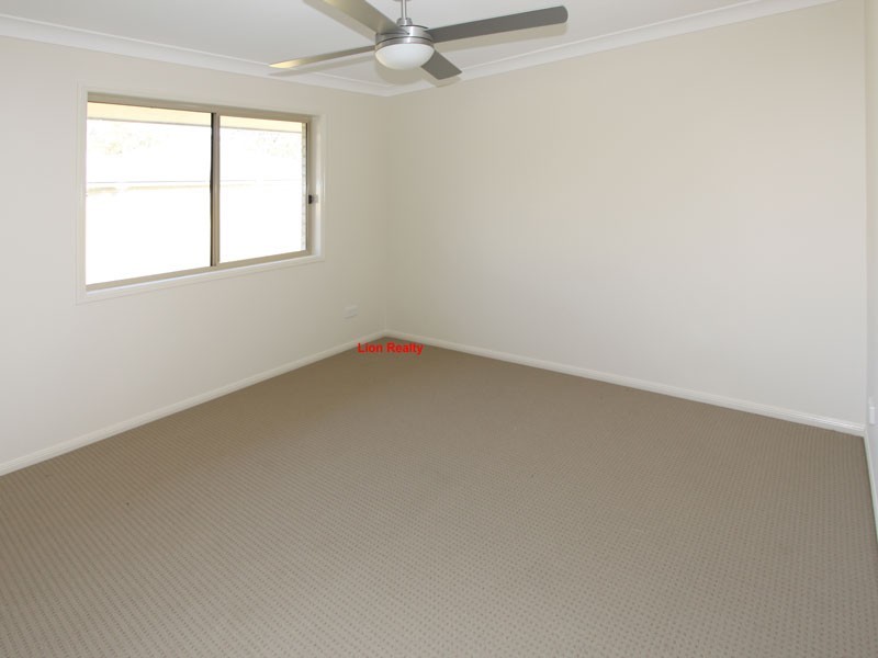 64 Fred Pham Crescent, Doolandella QLD 4077