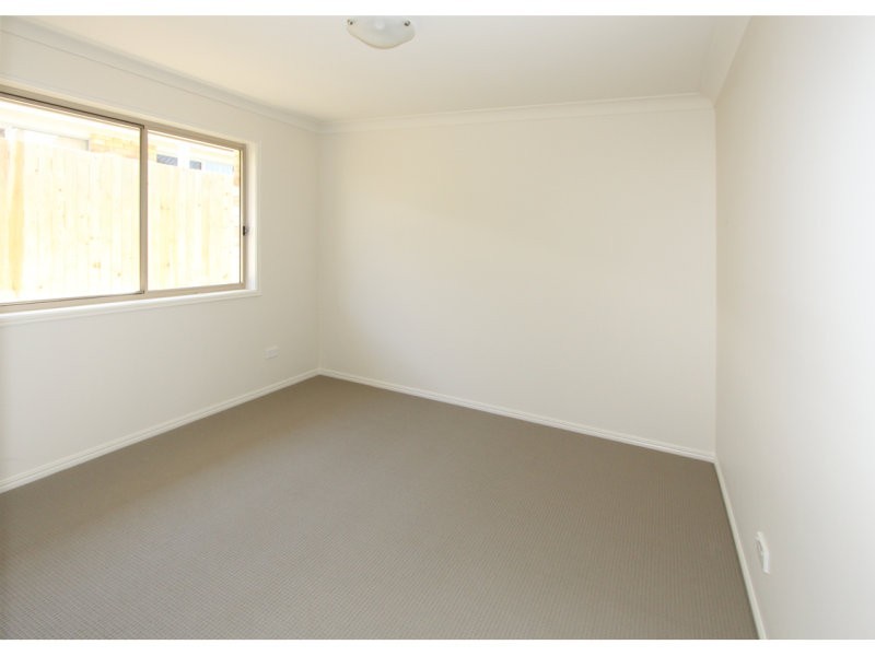 6 Dily Street, Hillcrest QLD 4118