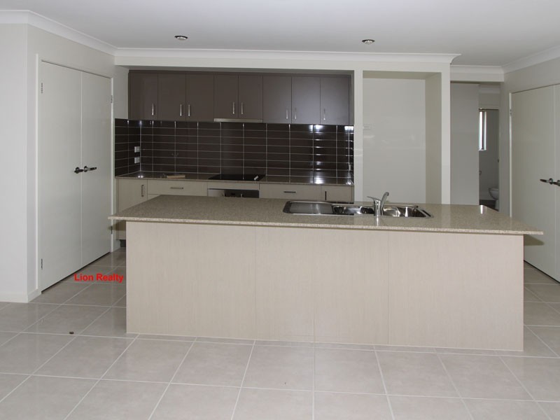 10 Faustina Close, Augustine Heights QLD 4300