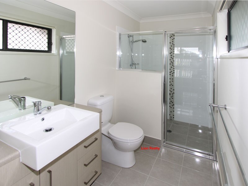 10 Faustina Close, Augustine Heights QLD 4300