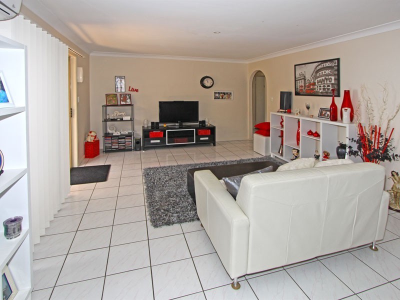 122 Riverhills Road, Middle Park QLD 4074