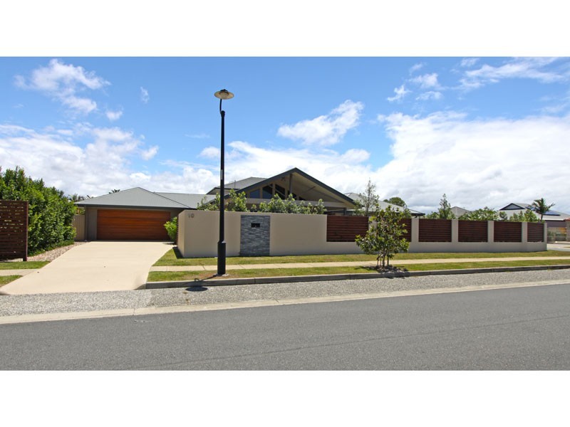 10 Torrevella Vista, Coombabah QLD 4216