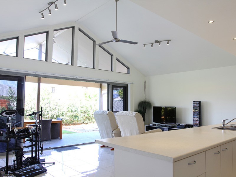 10 Torrevella Vista, Coombabah QLD 4216